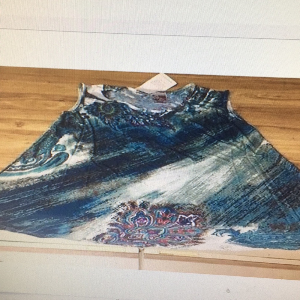 Sleeveless top turquoise shades one size